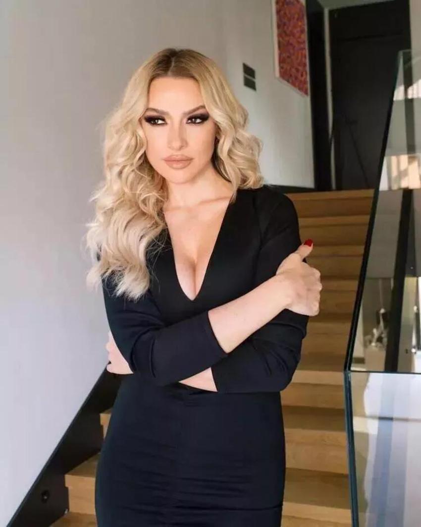Hadise küvet pozlarıyla yaktı geçti!