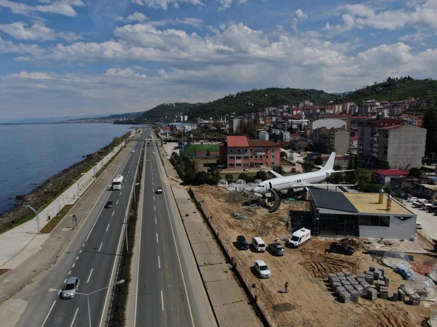 Pistten çıkan uçak pide salonu olmak için gün sayıyor