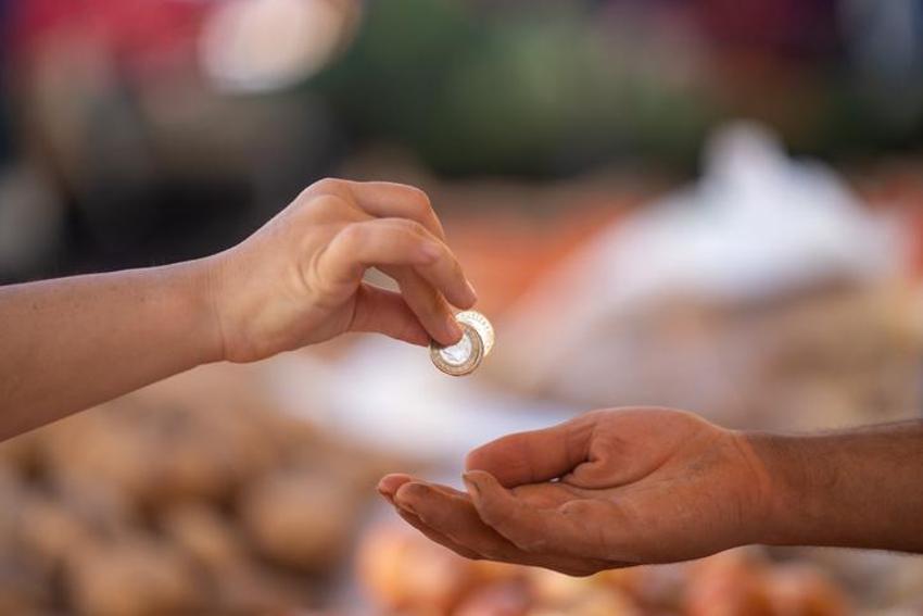 Fıtır sadakası ne zaman verilir, fitre kimlere verilir ya da verilmez? Fitre bayramdan sonra verilir mi, fıtır sadakası bayramın son gününe kadar verilebilir mi?