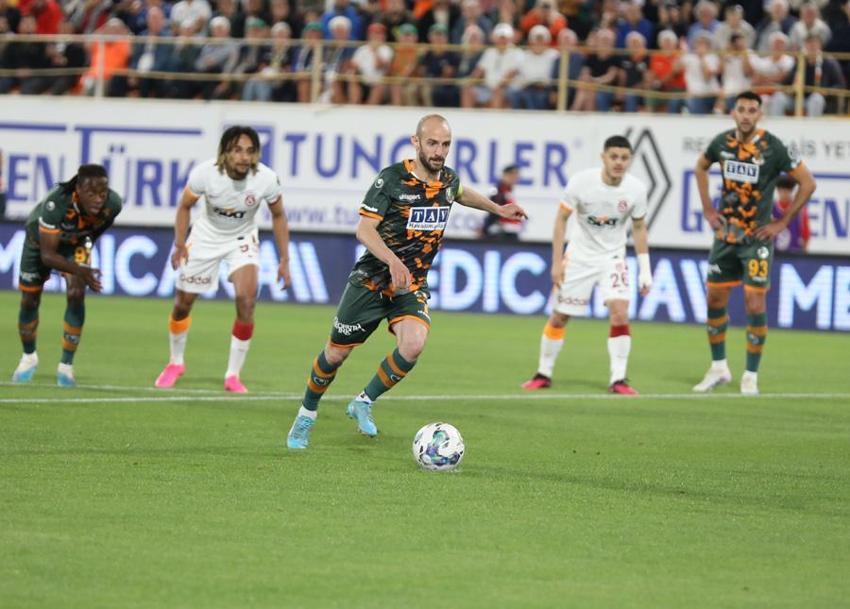4-1'in ardından Okan Buruk'a tepki: Hayır hocam ya biz bu adamı izlemek istemiyoruz