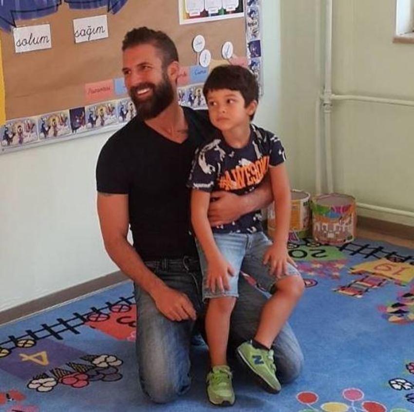 Harun Tan gizemli kız arkadaşıyla sahil turunda! Rahat tavırları dikkat çekti