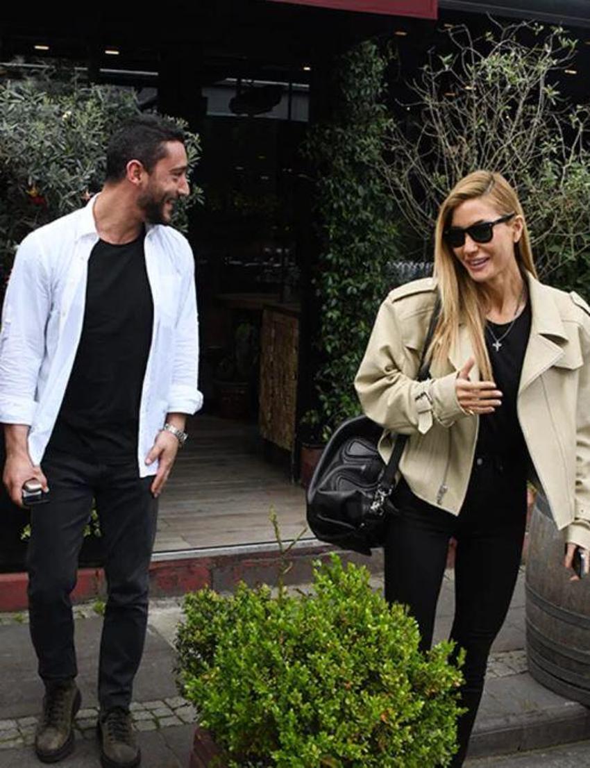 Evlilik sinyali! Çağla Şıkel sevgilisi Nail Gönenli'nin ağzını kapattı