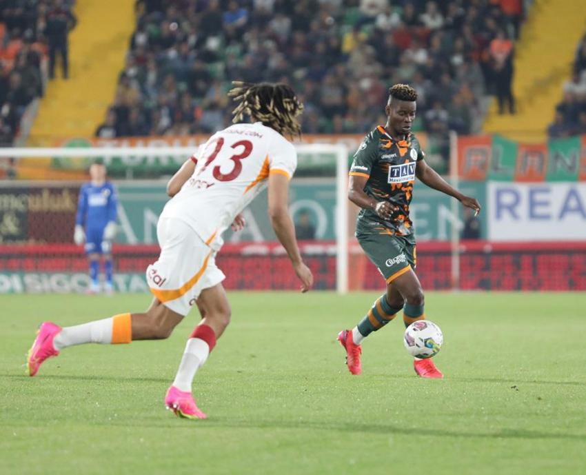 Geçen sene İspanya'da tutuklanmıştı! Galatasaray'dan akla hayale gelmeyecek transfer
