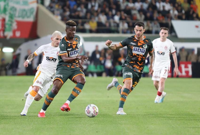 Geçen sene İspanya'da tutuklanmıştı! Galatasaray'dan akla hayale gelmeyecek transfer
