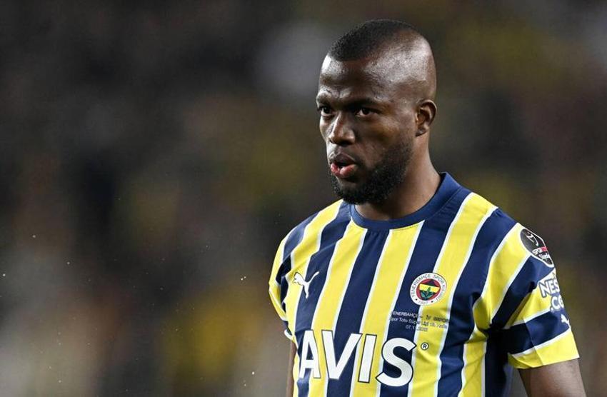 Fenerbahçe taraftarını sevindirecek gelişme! Bir yıldız imzaladı bir imza daha geliyor