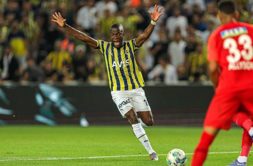 Fenerbahçe taraftarını sevindirecek gelişme! Bir yıldız imzaladı bir imza daha geliyor