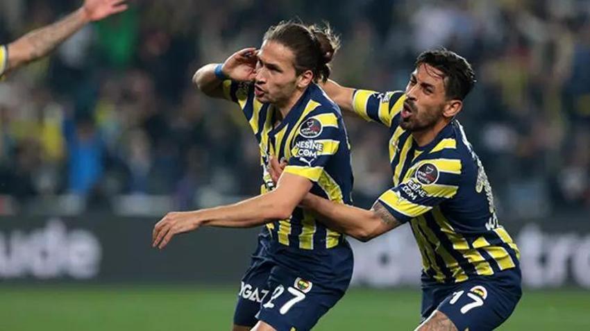Fenerbahçe taraftarını sevindirecek gelişme! Bir yıldız imzaladı bir imza daha geliyor