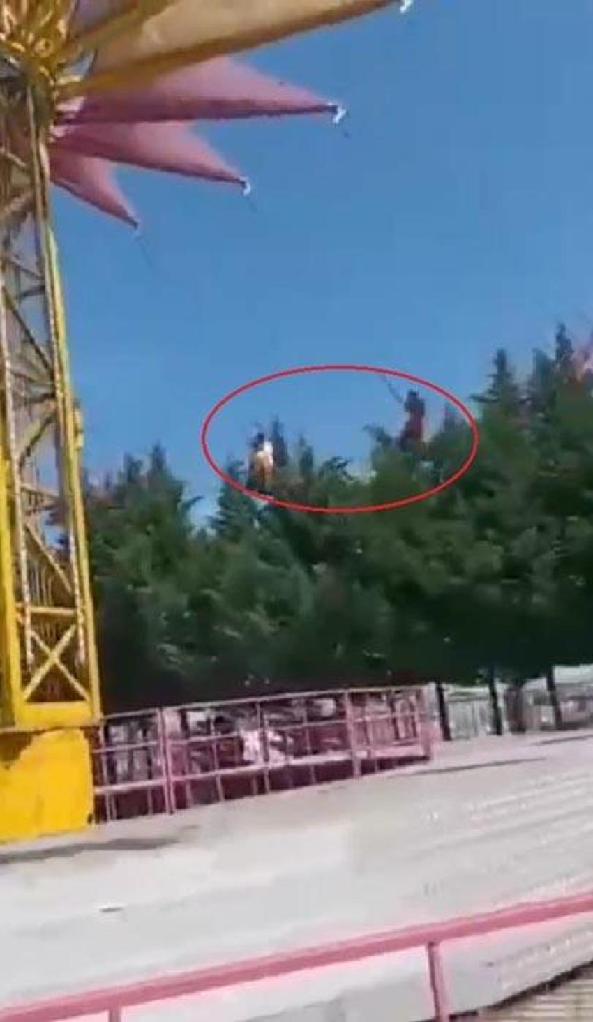 Lunaparkta faciadan dönüldü! Dev salıncak ağaç dallarına takıldı...