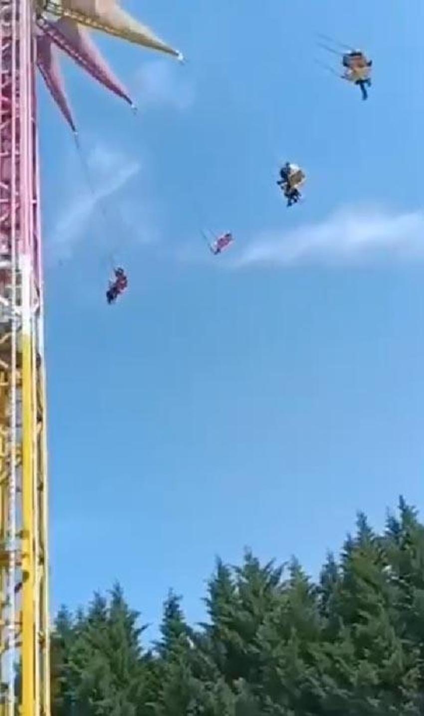 Lunaparkta faciadan dönüldü! Dev salıncak ağaç dallarına takıldı...