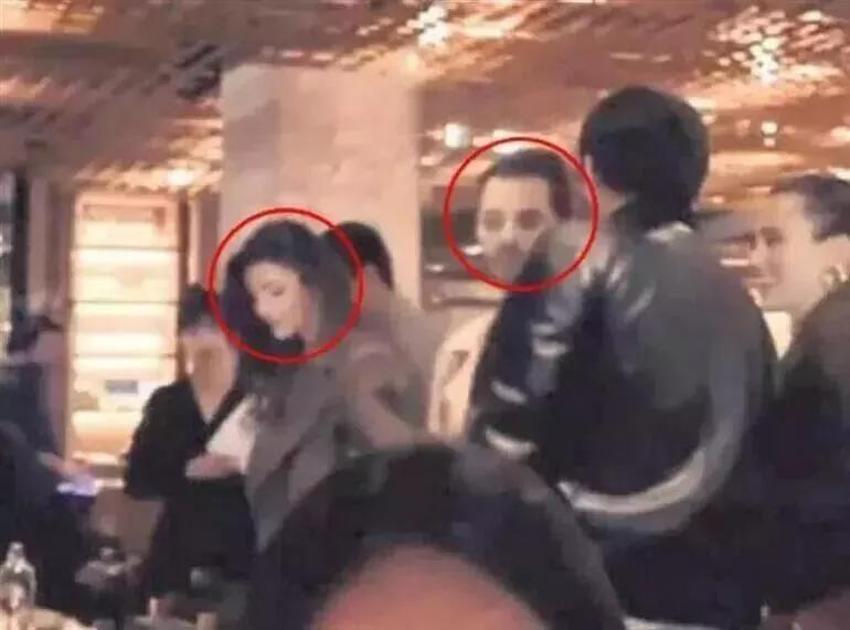 Hande Erçel'in ayakları olay oldu! 'Ayak mı, ayakkabının devamı mı?'