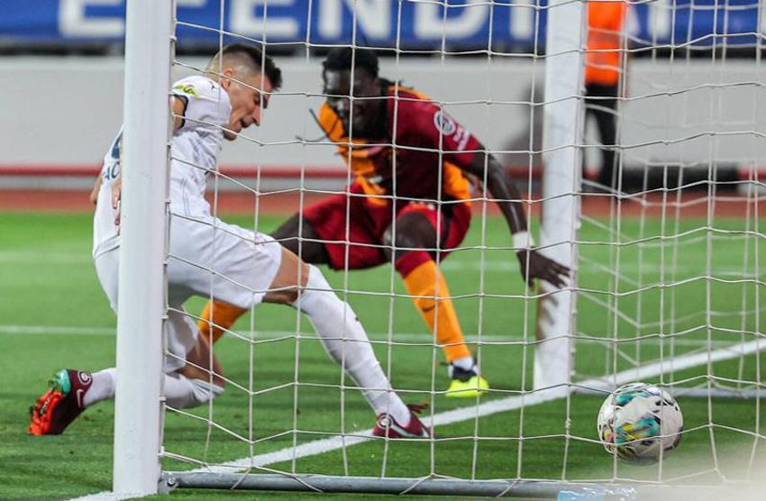 Galatasaray'da Gomis bilmecesi! Sözleşmesi feshedilebilir mi? "Oldukça şaşırdım"