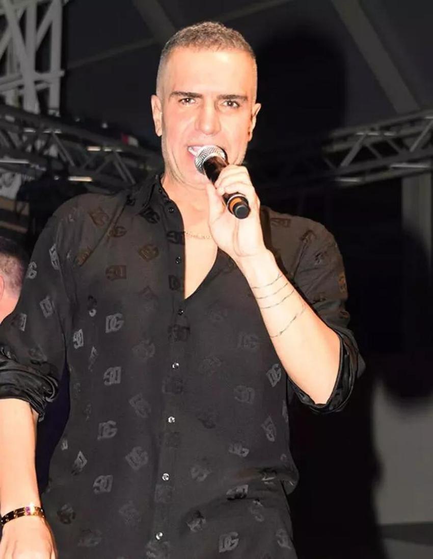 Berdan Mardini sahnede aşka geldi!
