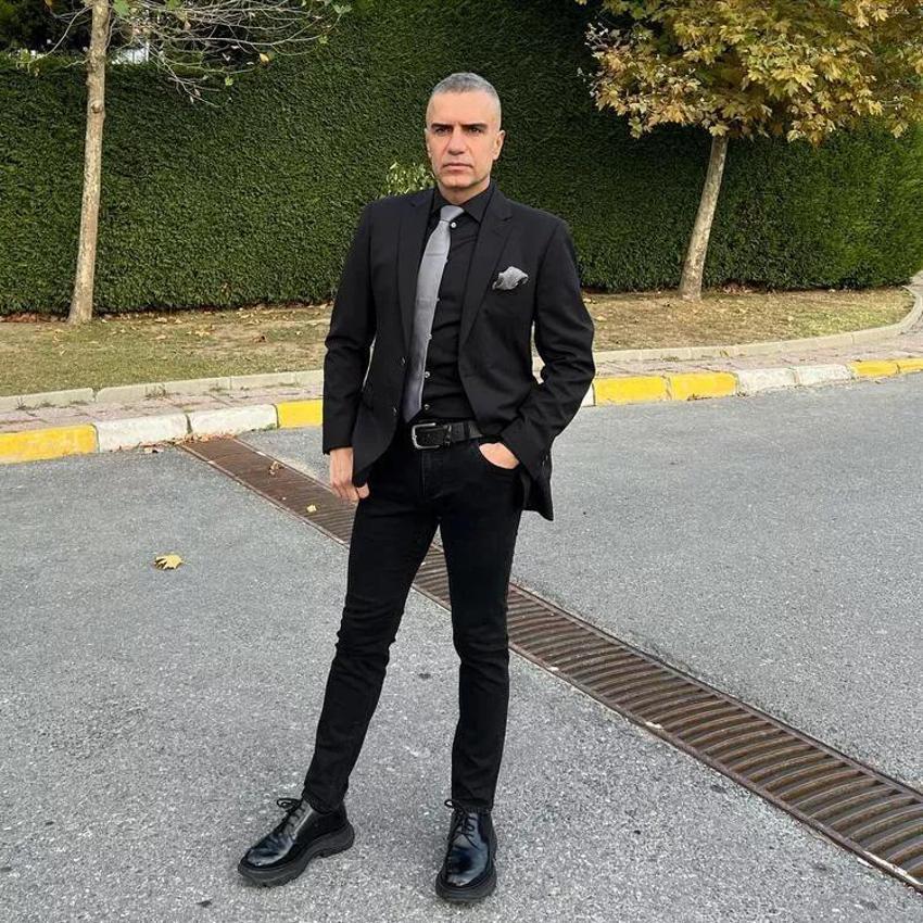 Berdan Mardini sahnede aşka geldi!
