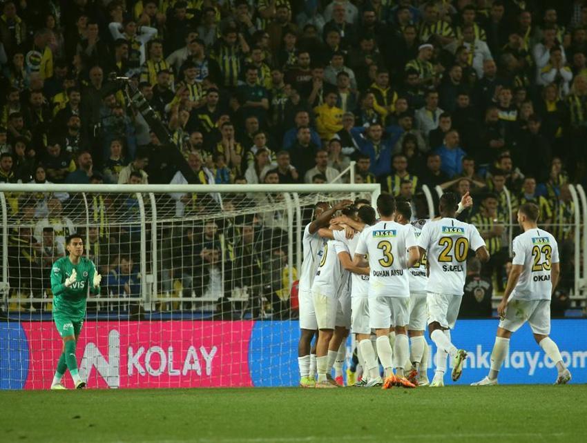 Fenerbahçe'de fatura kesildi! '10 milyon euro'ya 2 transfer yaptın takımı şampiyonluktan ettin'