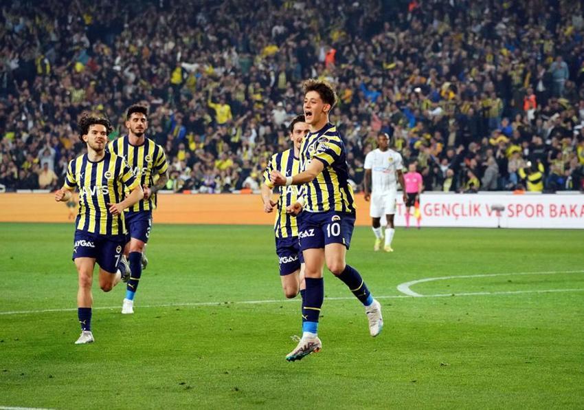 Fenerbahçe'de fatura kesildi! '10 milyon euro'ya 2 transfer yaptın takımı şampiyonluktan ettin'