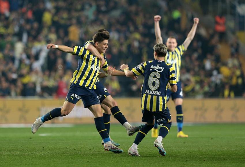 Fenerbahçe'de 4 futbolcunun hesabı kesildi! 'Transfer ettiğin adamı da yanına alıp Brezilya'ya geri dön Jesus'