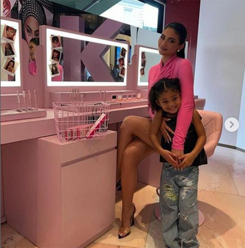 Kylie Jenner'den estetik itirafı: Yüzümün tamamı değil