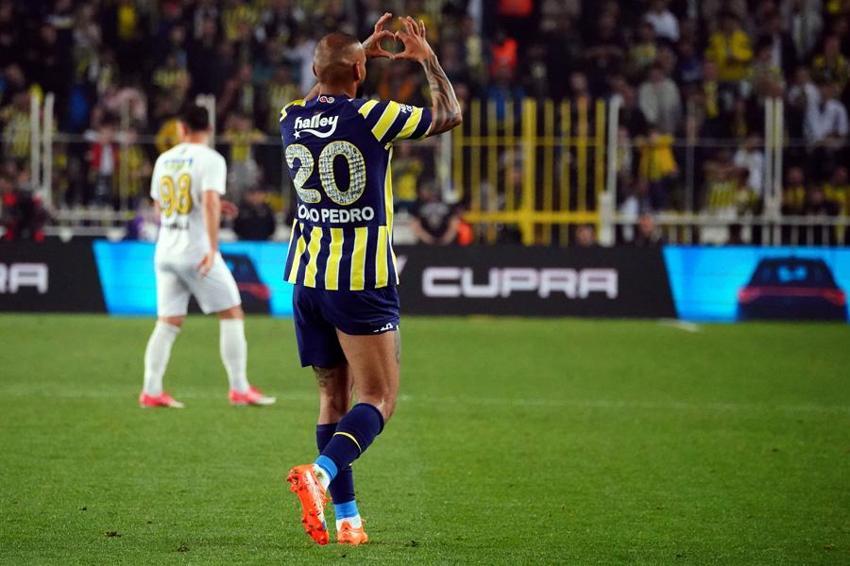 Samet, Szalai, Alioski.. Hepsi bir oldu 75 bin euro'luk oyuncuyu durduramadı