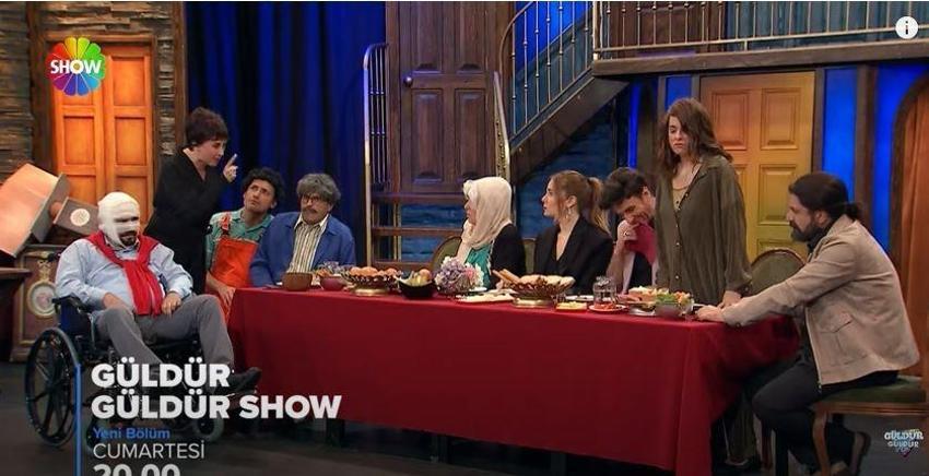 Güldür Güldür Show'da Aile dizisi skeci! Aslan ve Devin kahkaha attırıyor!