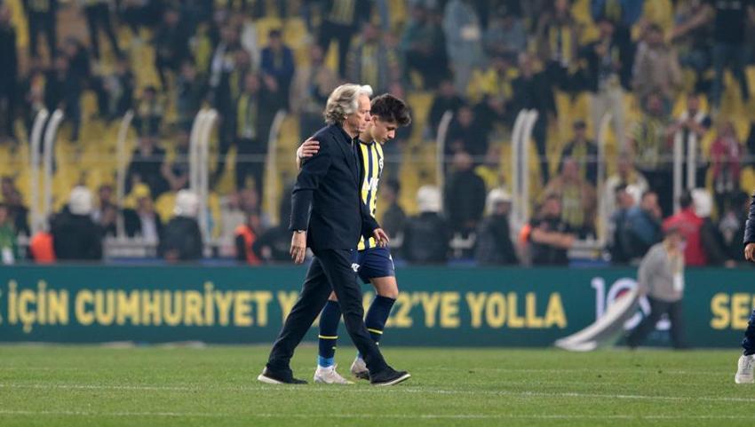 Jorge Jesus'u emekli olmaya davet etti! 'Fenerbahçe'nin düştüğü duruma bak torunun yaşındaki çocuk...'