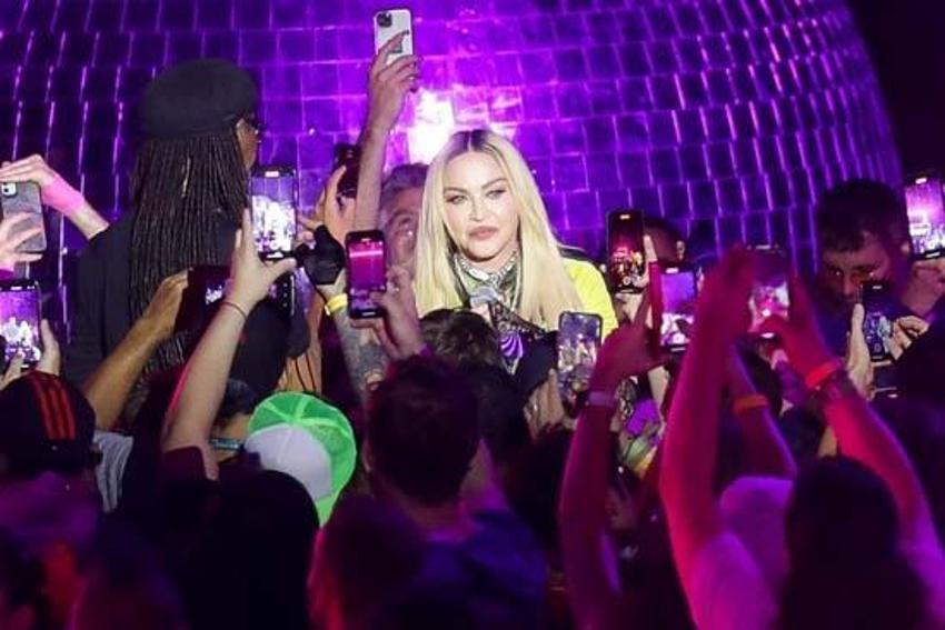 Madonna ağlattı! O ayrıntı yürek yaktı