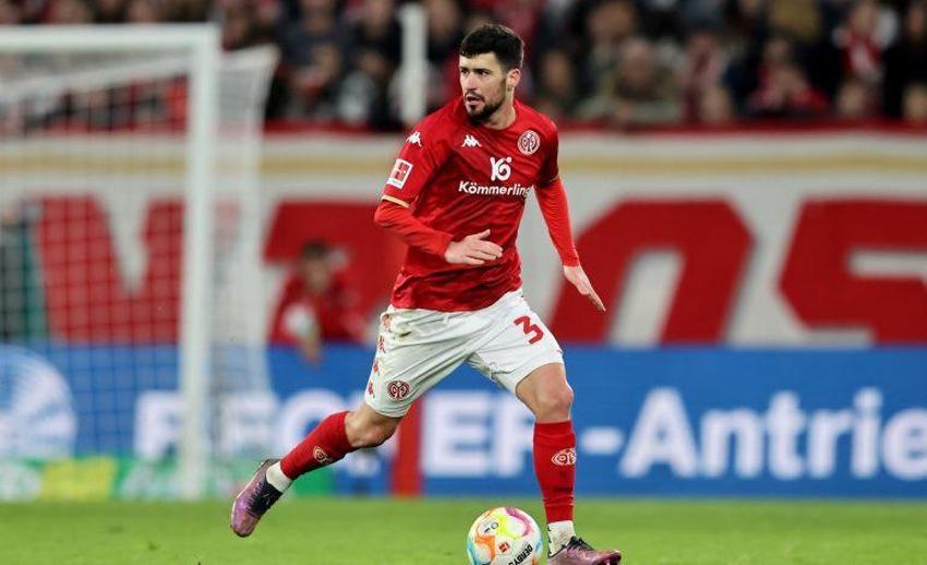Gelirse Riera etkisi yaratacak! Dursun Özbek 7 milyon euro'luk sol beki bedavaya transfer ediyor