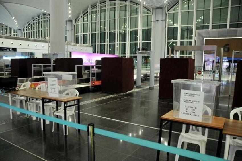 İstanbul Havalimanı'nda oy verme işlemi başladı