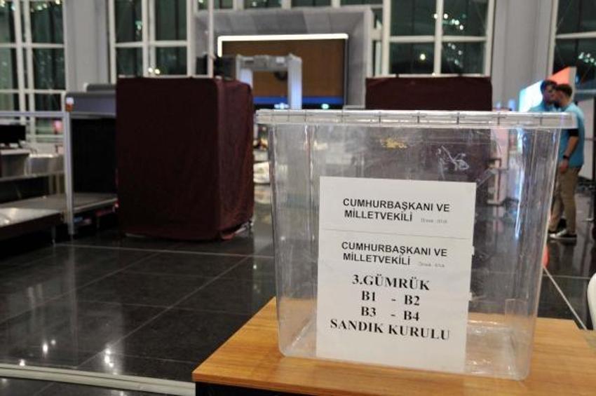 İstanbul Havalimanı'nda oy verme işlemi başladı
