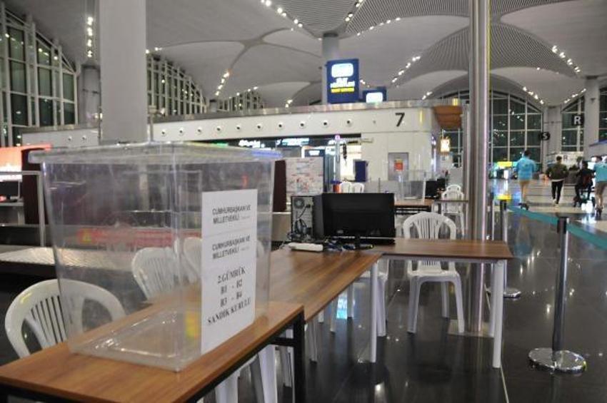 İstanbul Havalimanı'nda oy verme işlemi başladı