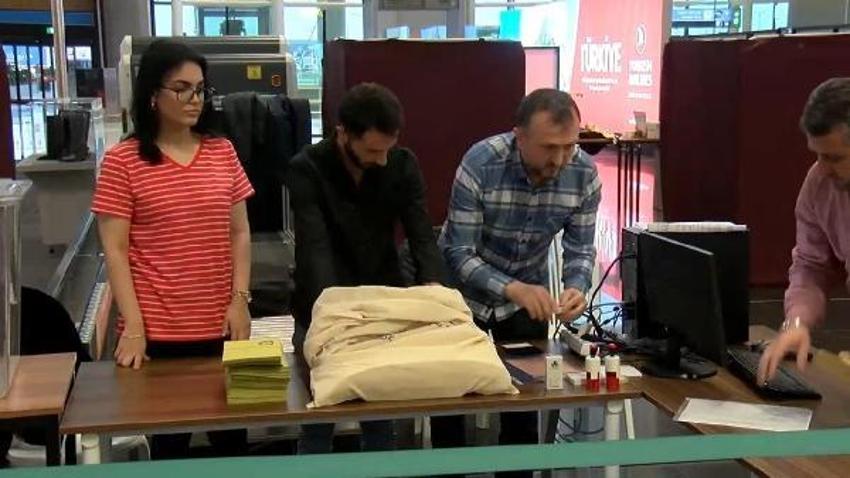 İstanbul Havalimanı'nda oy verme işlemi başladı