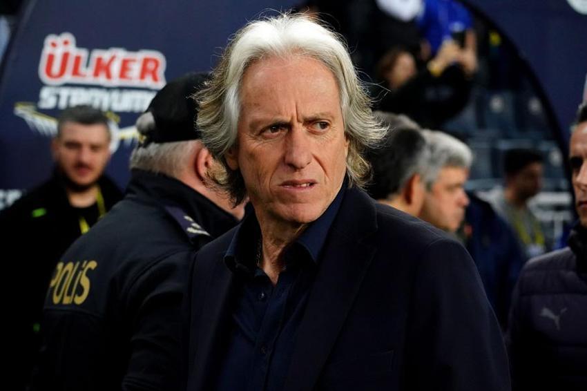 Fenerbahçe'de ortam alev alev: Bir daha o hareketi yapma senin elini kolunu kırarlar Jorge Jesus