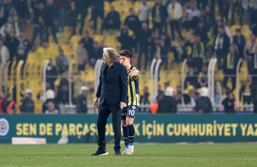 Fenerbahçe'de ortam alev alev: Bir daha o hareketi yapma senin elini kolunu kırarlar Jorge Jesus