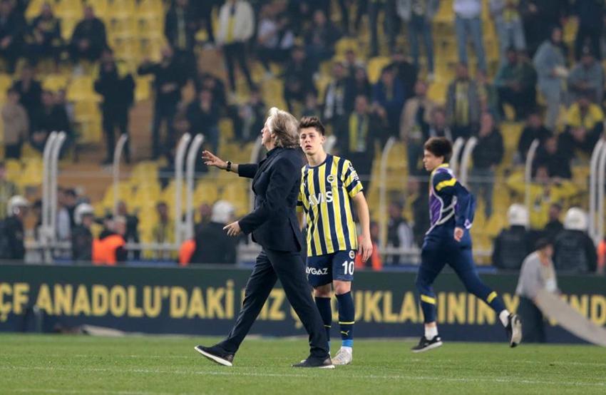 Fenerbahçe'de ortam alev alev: Bir daha o hareketi yapma senin elini kolunu kırarlar Jorge Jesus