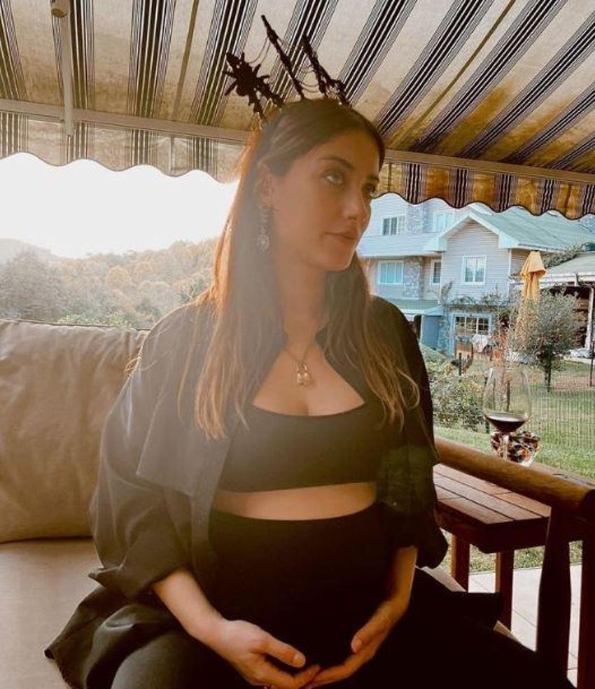 Hazal Kaya'dan Leyla Süreyya paylaşımı: 'Hangimizden acaba bu gen?'