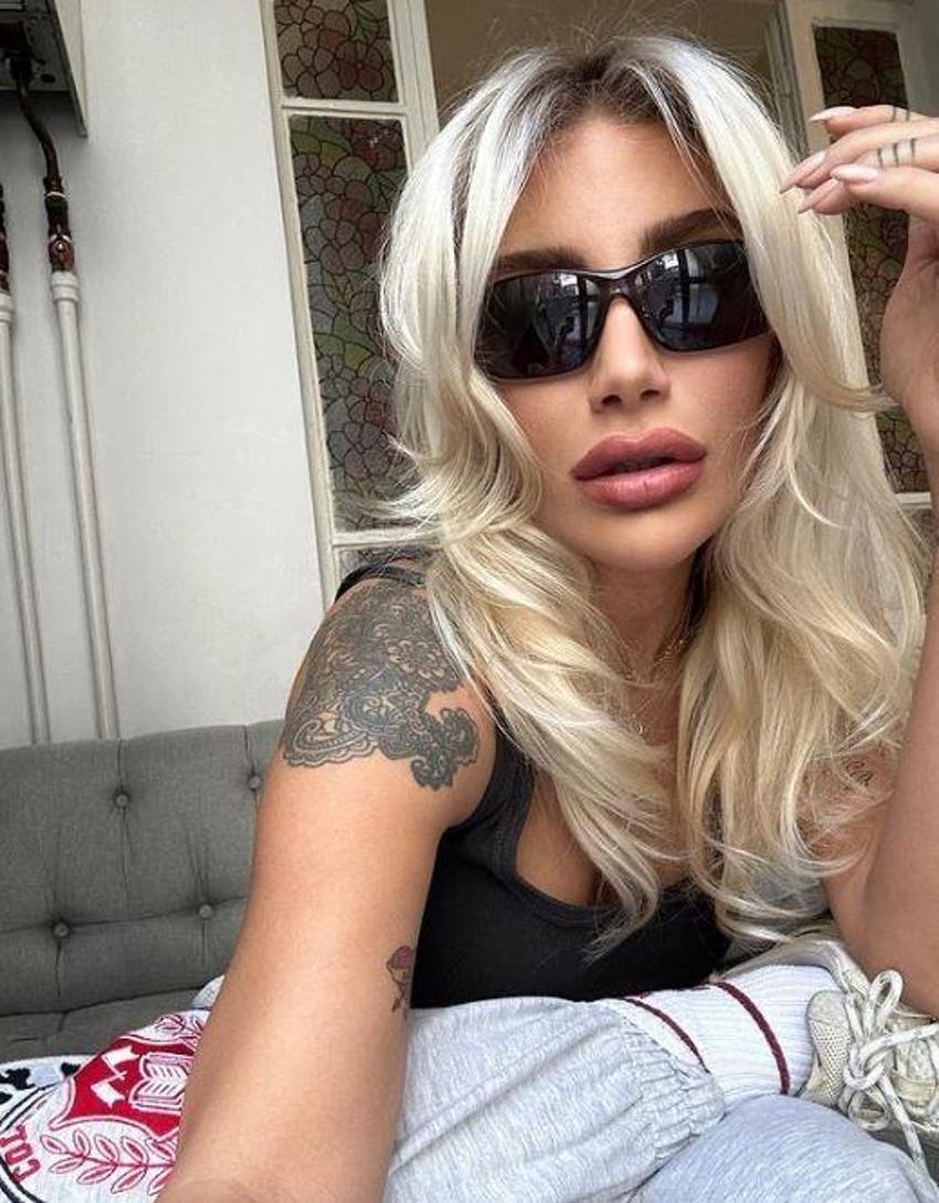 İrem Derici uçağın tuvaletinden paylaştı! Sefo'dan güldüren yorum