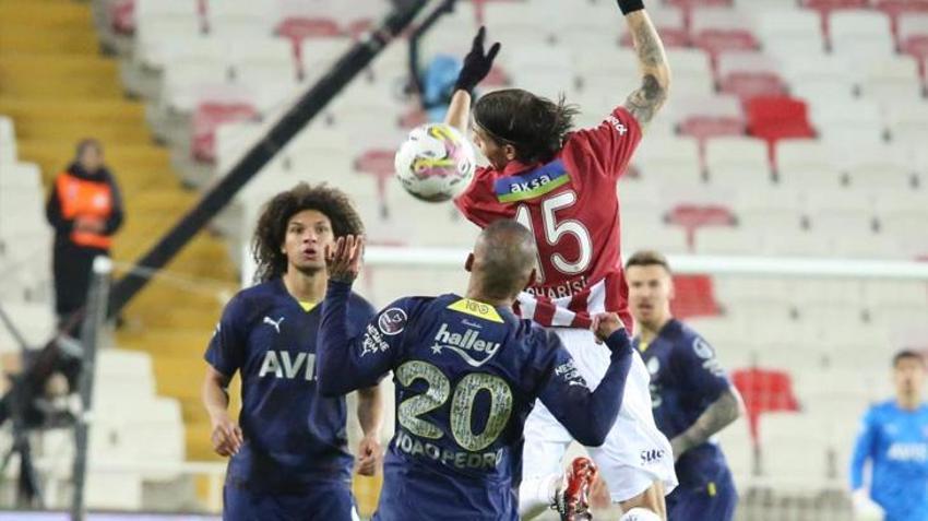 Sivasspor - Fenerbahçe maçı sonrası sert çıkış: Futbol adına tam bir ihanet!