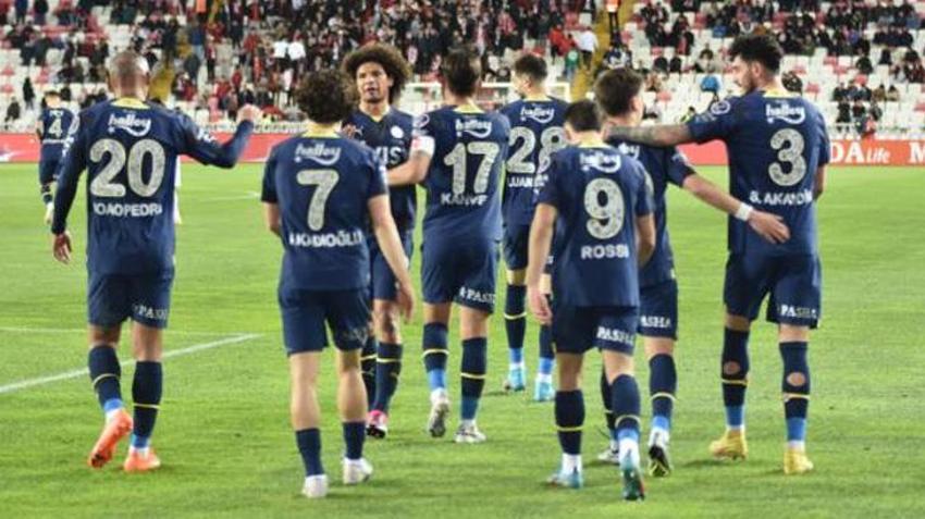 Sivasspor - Fenerbahçe maçı sonrası sert çıkış: Futbol adına tam bir ihanet!