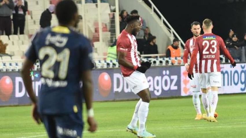 Sivasspor - Fenerbahçe maçı sonrası sert çıkış: Futbol adına tam bir ihanet!