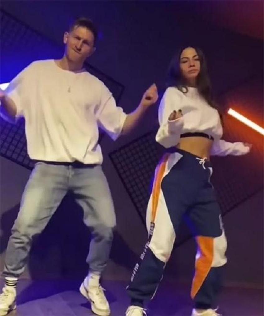 Demet Özdemir dansıyla adından söz ettirdi!