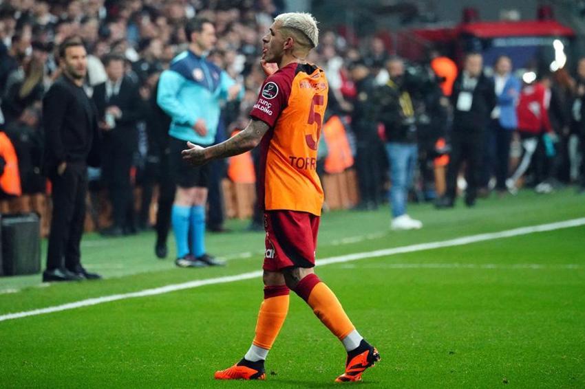 Ghezzal canlı yayında Gedson tezahüratı yaptı Galatasaray Vodafone Park'tan çıkamadı