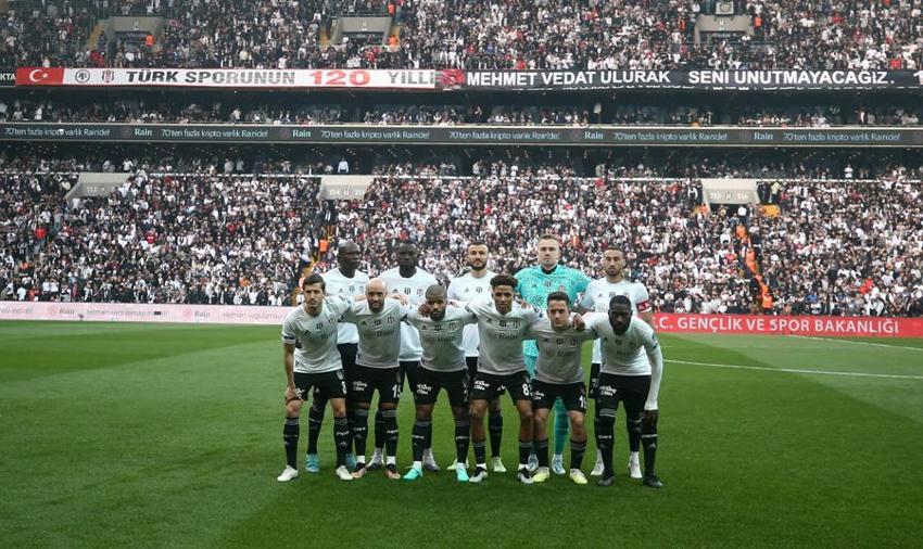 Ghezzal canlı yayında Gedson tezahüratı yaptı Galatasaray Vodafone Park'tan çıkamadı