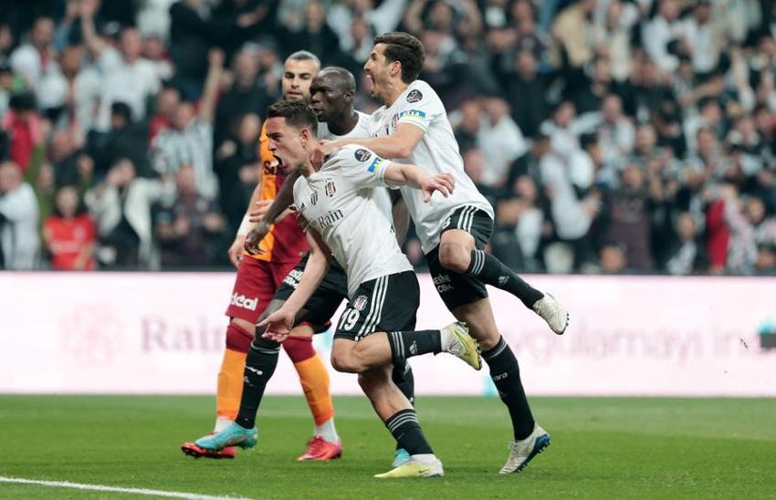 Ghezzal canlı yayında Gedson tezahüratı yaptı Galatasaray Vodafone Park'tan çıkamadı