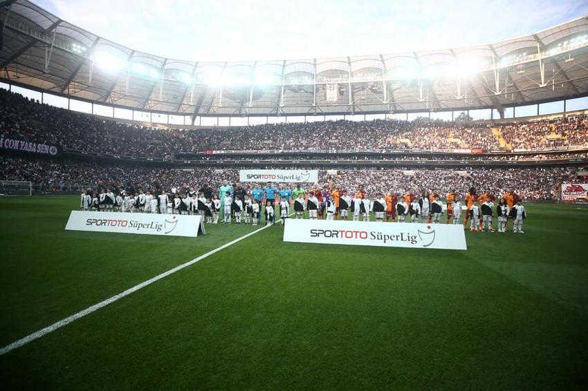 Ghezzal canlı yayında Gedson tezahüratı yaptı Galatasaray Vodafone Park'tan çıkamadı