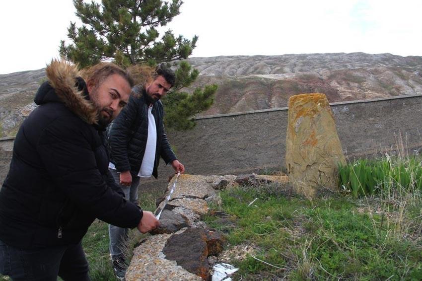 Bu mezarı görenler gözlerine inanamıyor, rivayetler ise dikkat çekiyor