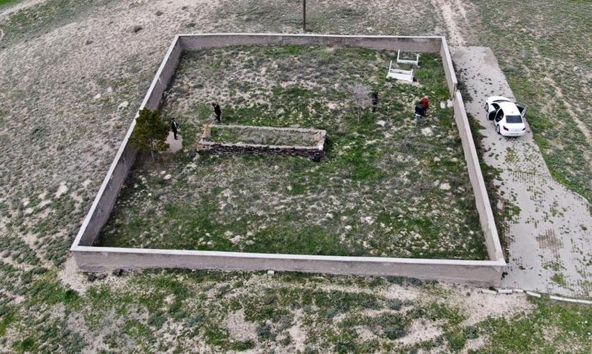 Bu mezarı görenler gözlerine inanamıyor, rivayetler ise dikkat çekiyor