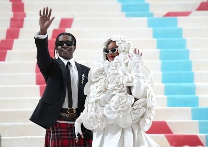 Met Gala 2023'e ünlülerin kıyafetleri damga vurdu!