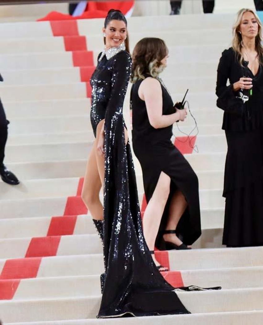 Met Gala 2023'e ünlülerin kıyafetleri damga vurdu!