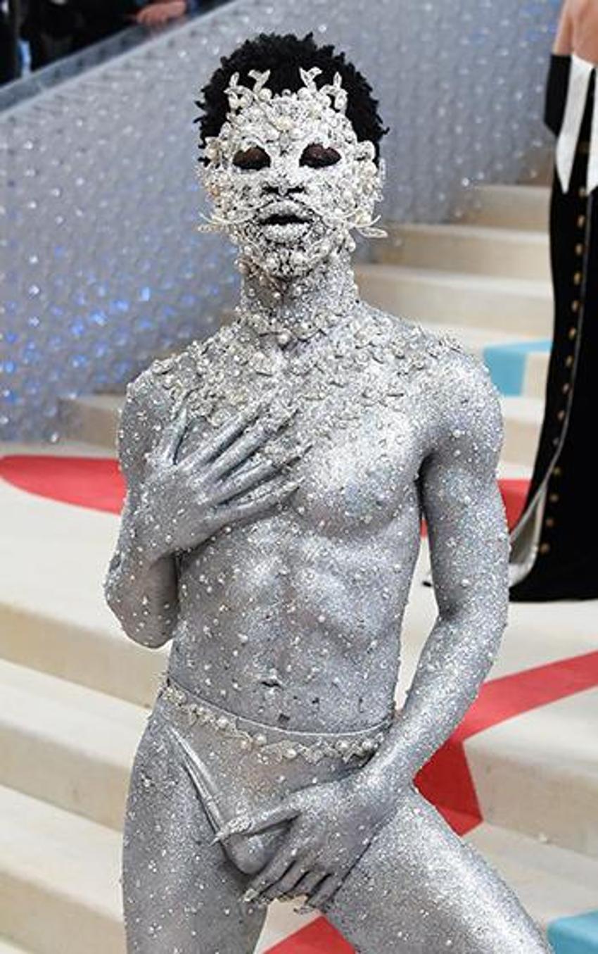 Met Gala 2023'e ünlülerin kıyafetleri damga vurdu!