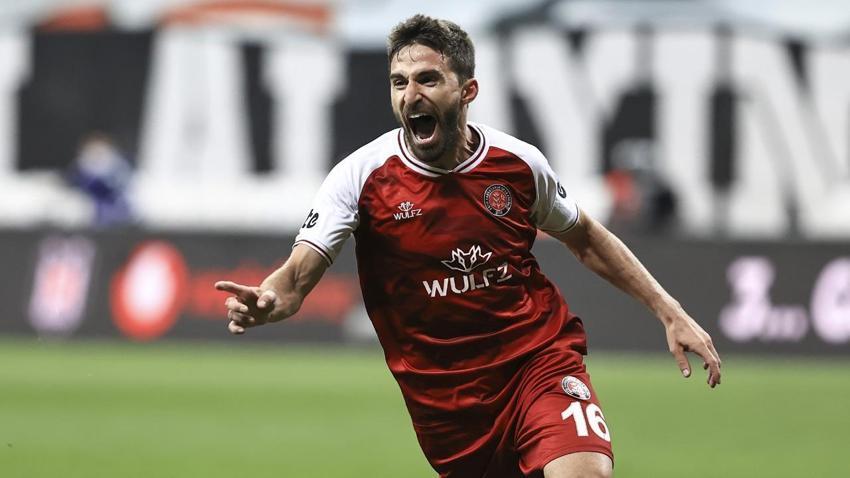15 gün önce Ali Sami Yen'de 50 bin taraftarı şok etmişti! Fenerbahçe yılın ilk transfer bombasını patlattı