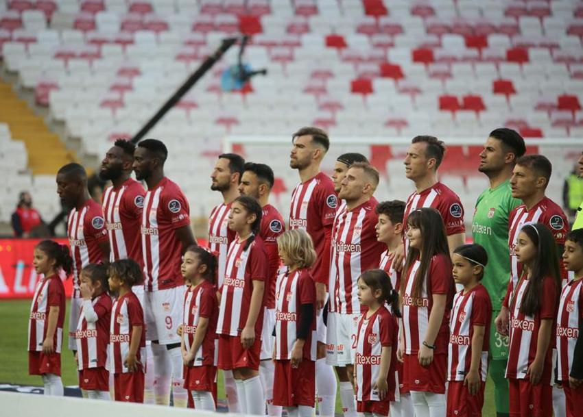 Fenerbahçe'de istenmeyen adam ilan edilmişti! Gittiği takımı neredeyse tek başına şampiyon yapacak